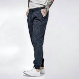 Elegante Herren Leinen-Hose mit feinem Nadelstreifen-Muster
